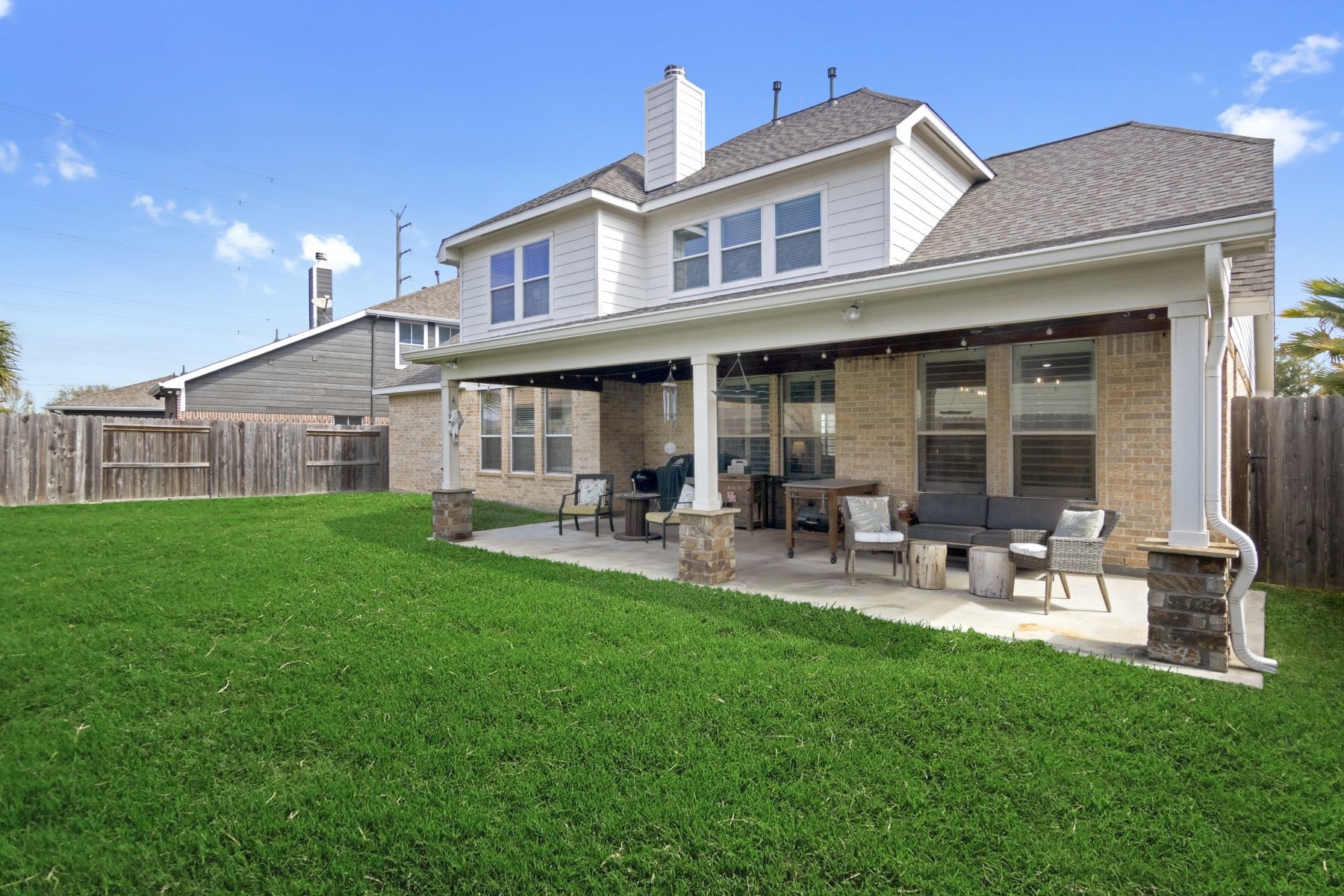2209 Lisa Lane, Deer Park, TX 77536 Great space for your outdoor entertaining.