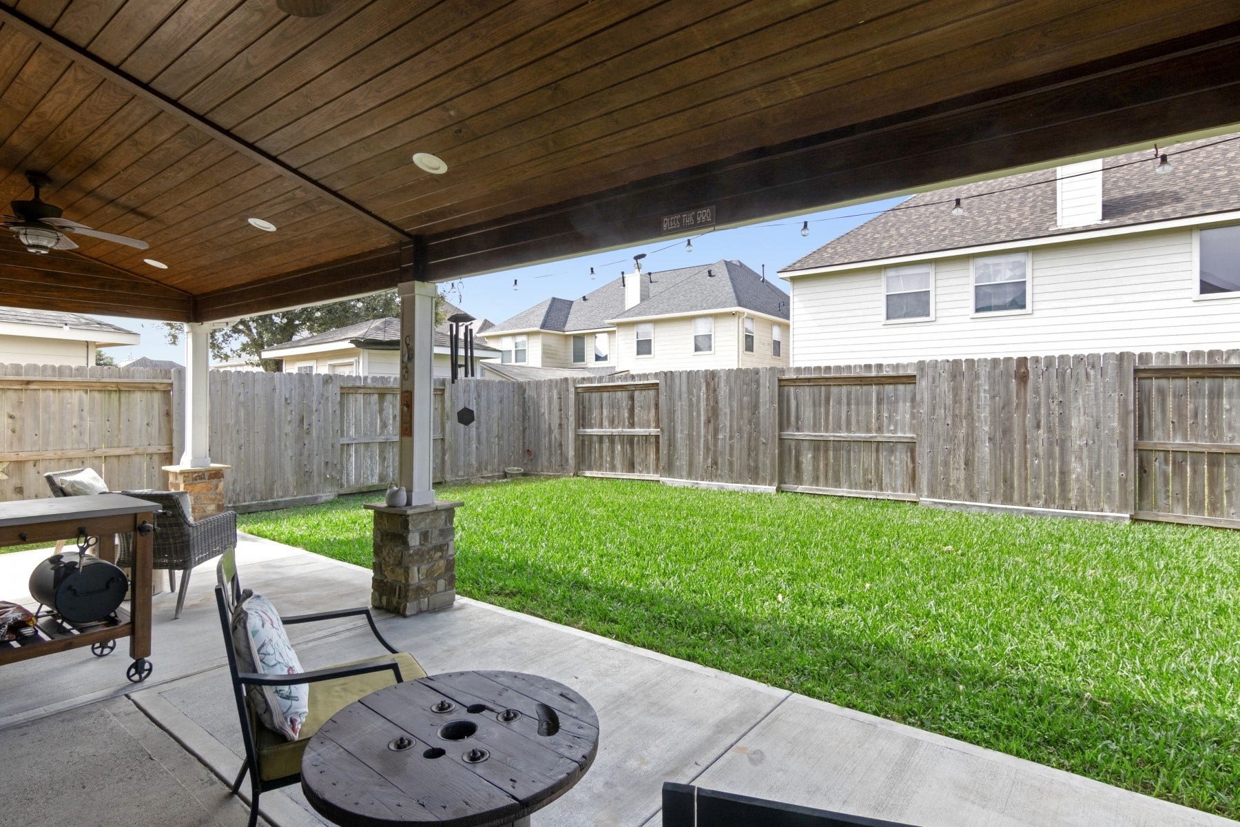 2209 Lisa Lane, Deer Park, TX 77536 Covered patio.