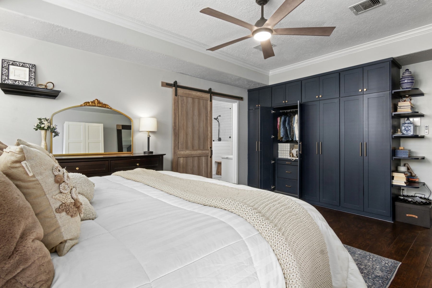 2209 Lisa Lane, Deer Park, TX 77536 A custom storage for all your extras.