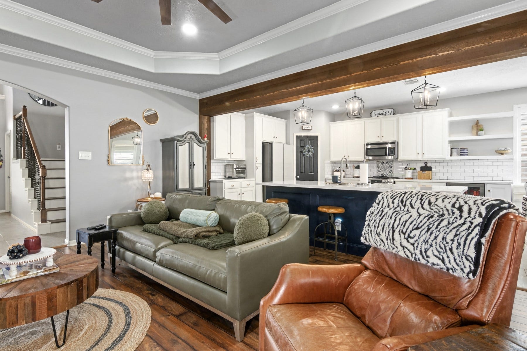 2209 Lisa Lane, Deer Park, TX 77536 Cedar trimming to add that extra touch.