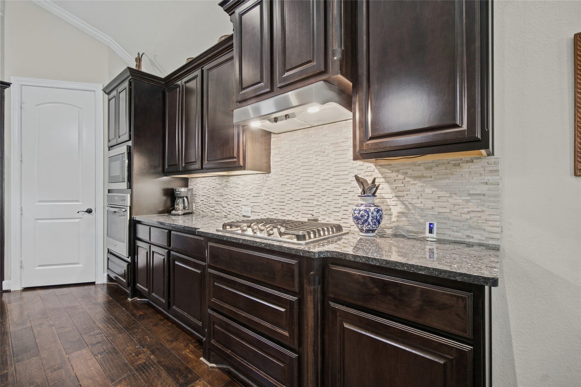 127 Mountain Laurel Drive, Montgomery, TX 77316
