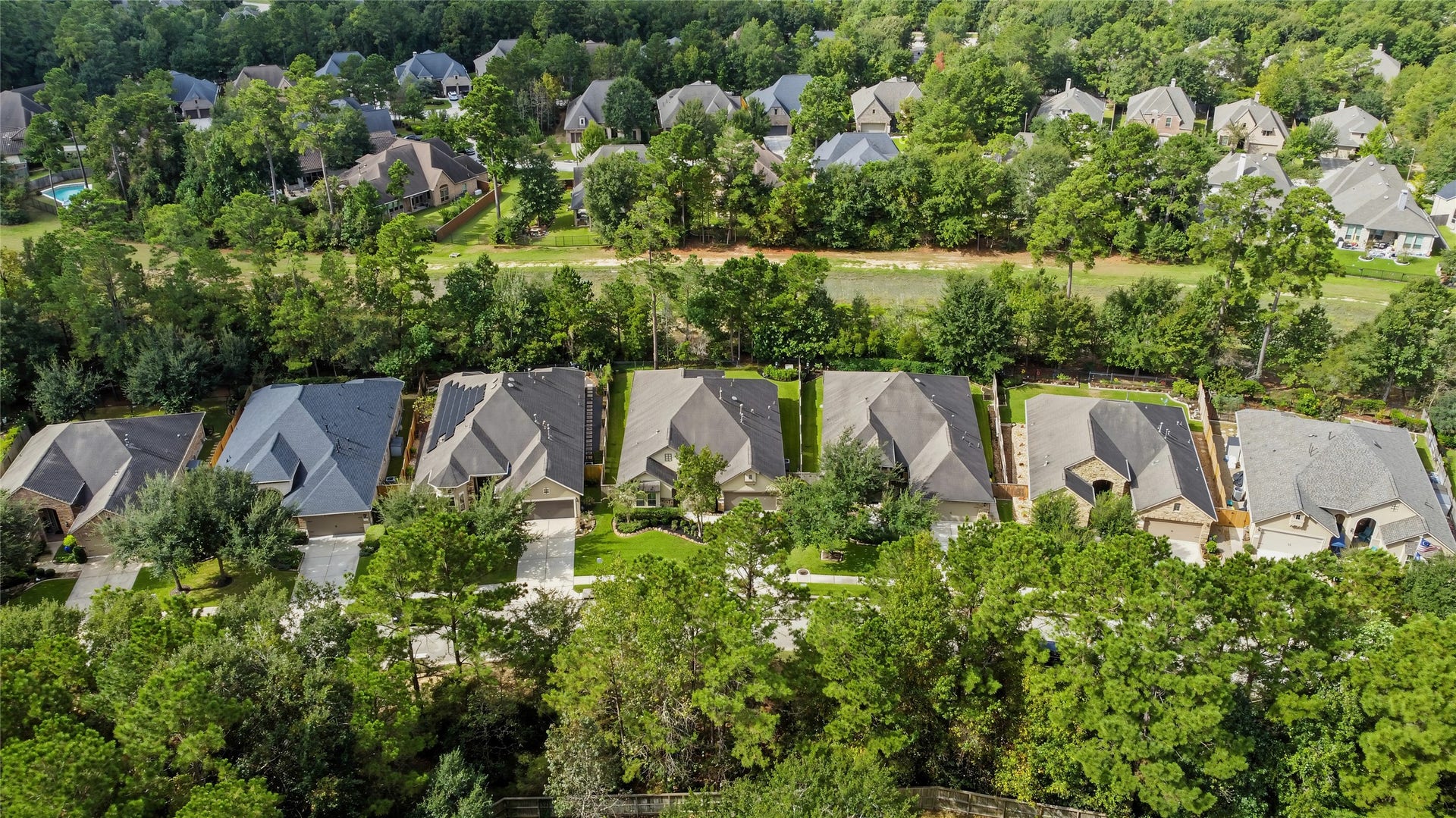 127 Mountain Laurel Drive, Montgomery, TX 77316