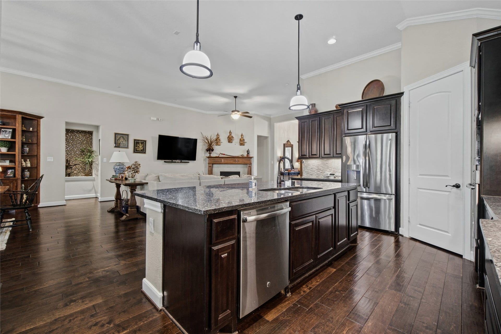 127 Mountain Laurel Drive, Montgomery, TX 77316