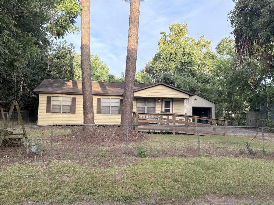 Property photo for 724 S Morgan Street, Angleton, TX