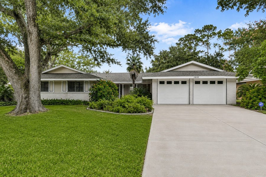 Property photo for 1616 Redway Lane, Houston, TX