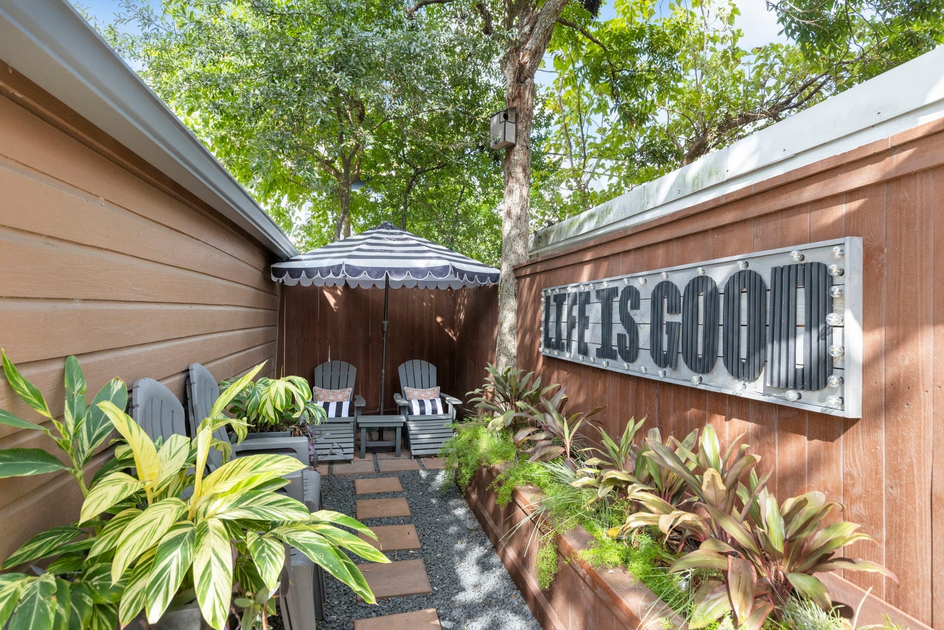 505 Harvard Street, Houston, TX 77007 Outdoor space to unwind.