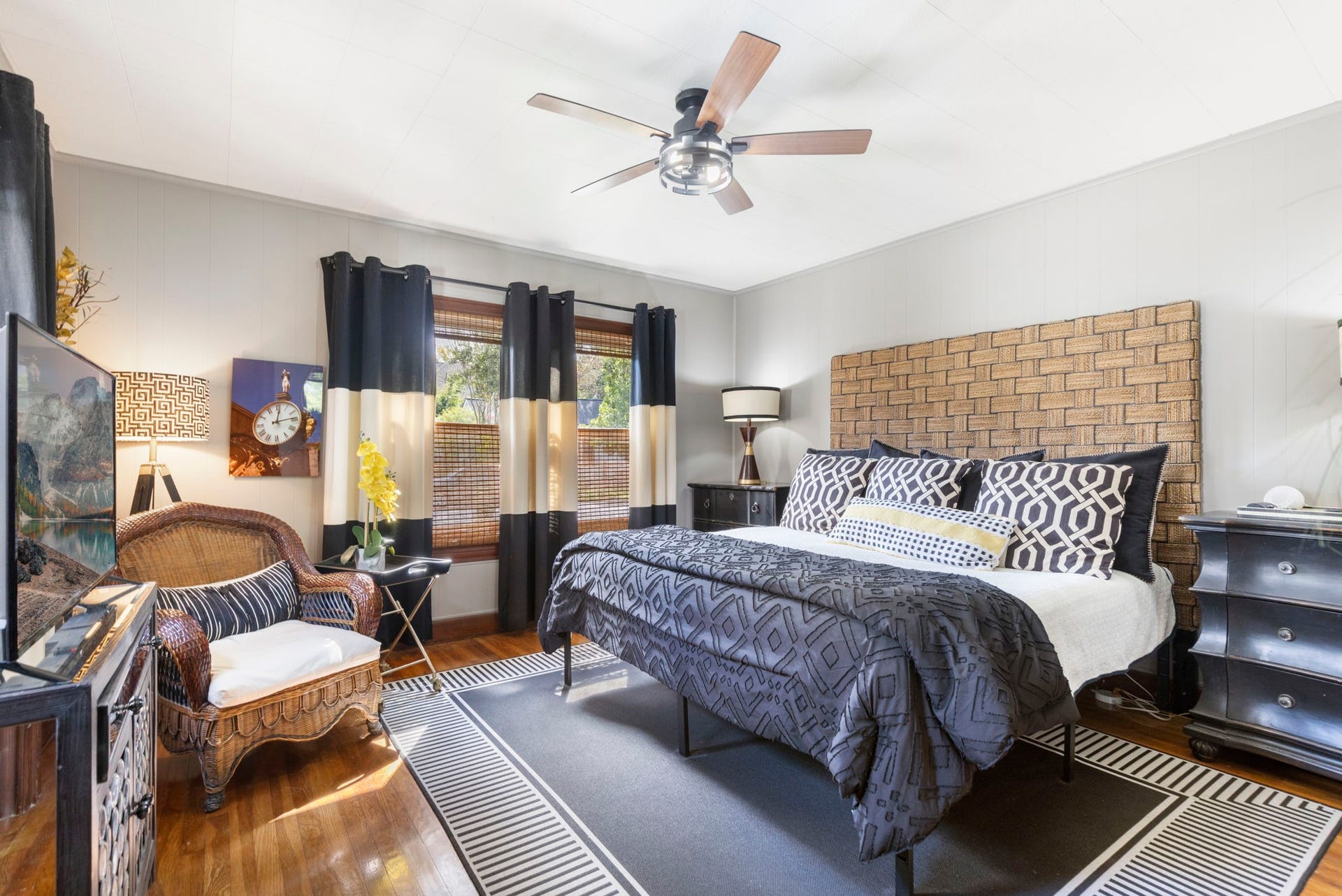 505 Harvard Street, Houston, TX 77007 Primary Bedroom 1st floor apartment.