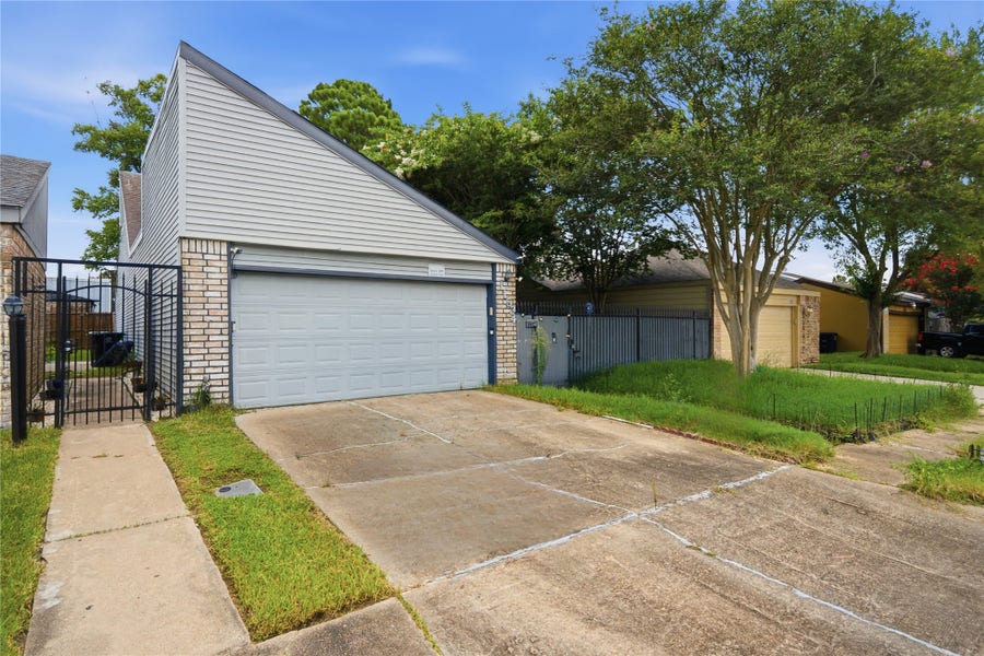 Property photo for 11534 Bellerive Drive, Houston, TX