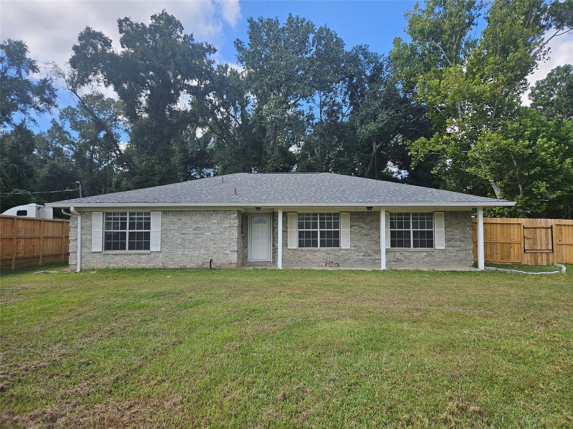 18521 Railroad Avenue, New Caney, TX 77357 Front door view