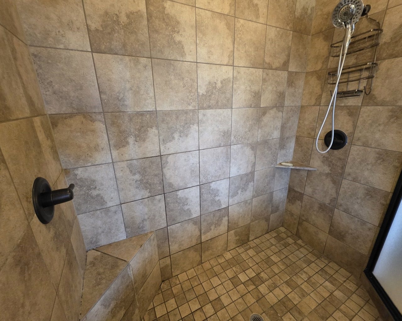 17111 Dewberry Lane, Rosharon, TX 77583 Beautiful shower with a bench