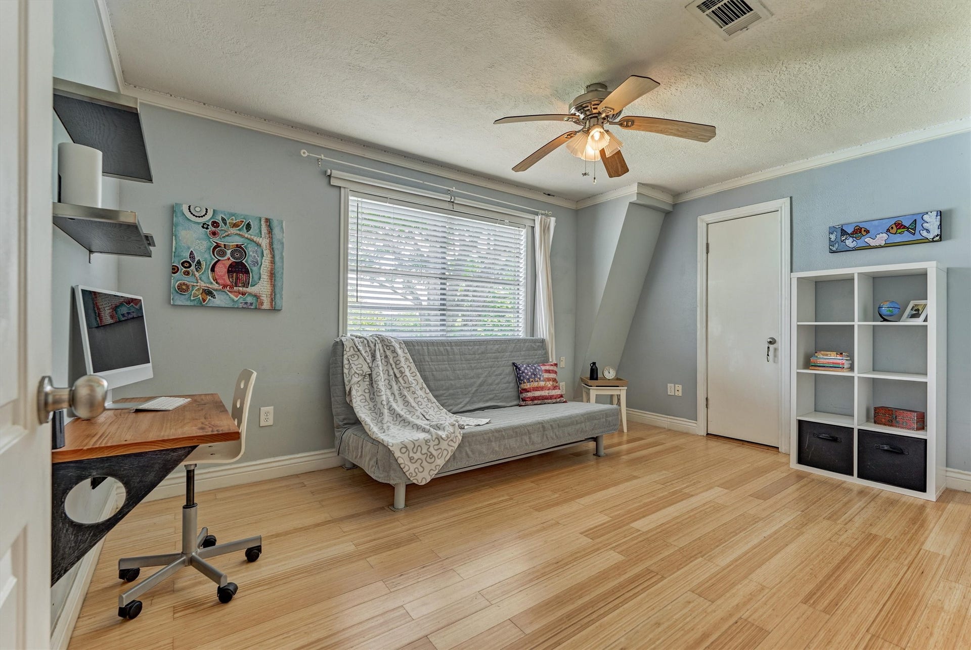 438 Lazy Lane, Montgomery, TX 77356 Each upstairs bedroom offers a generous space and abundance of natural lighting.