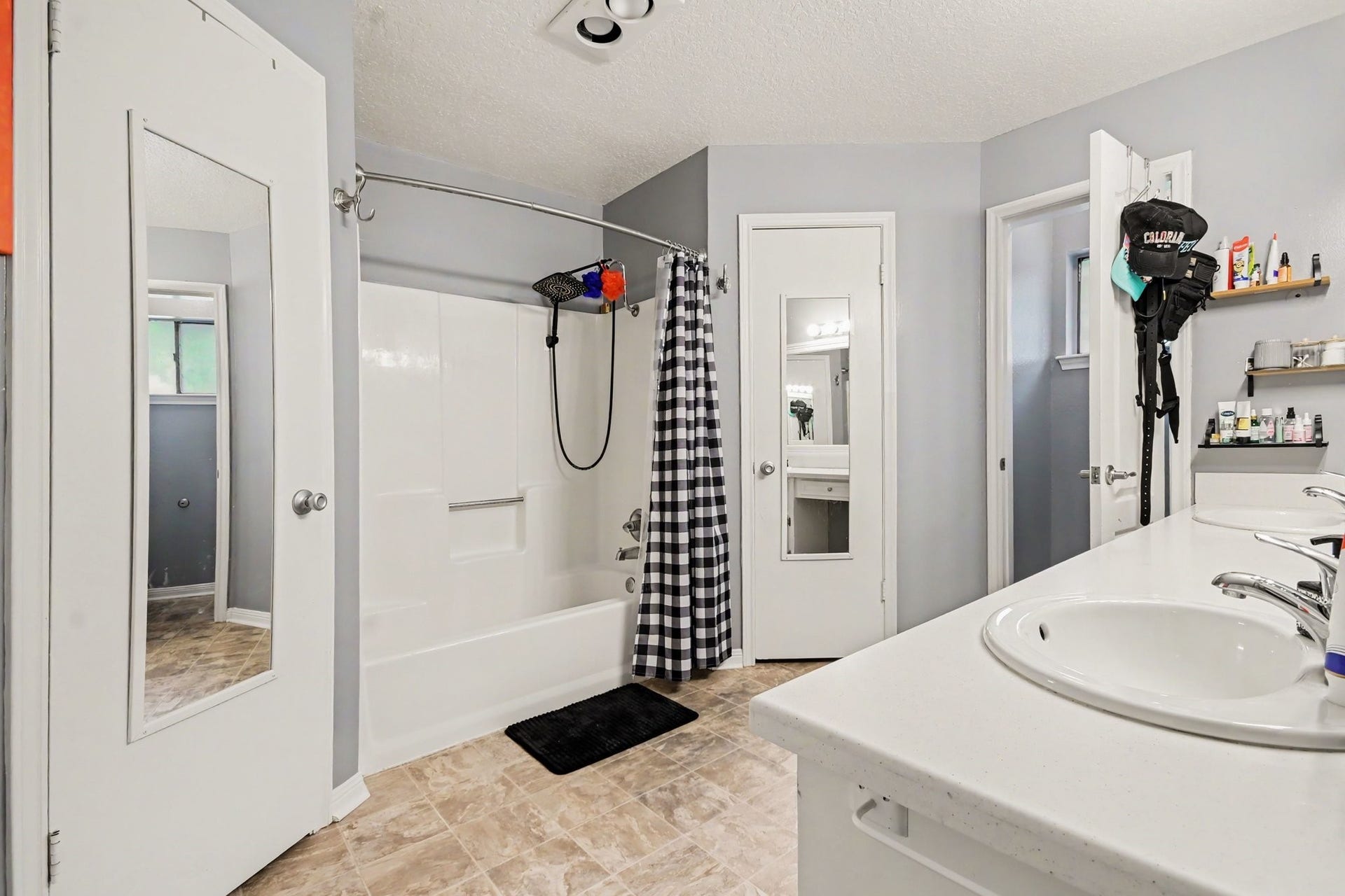Primary bath with 2 closets