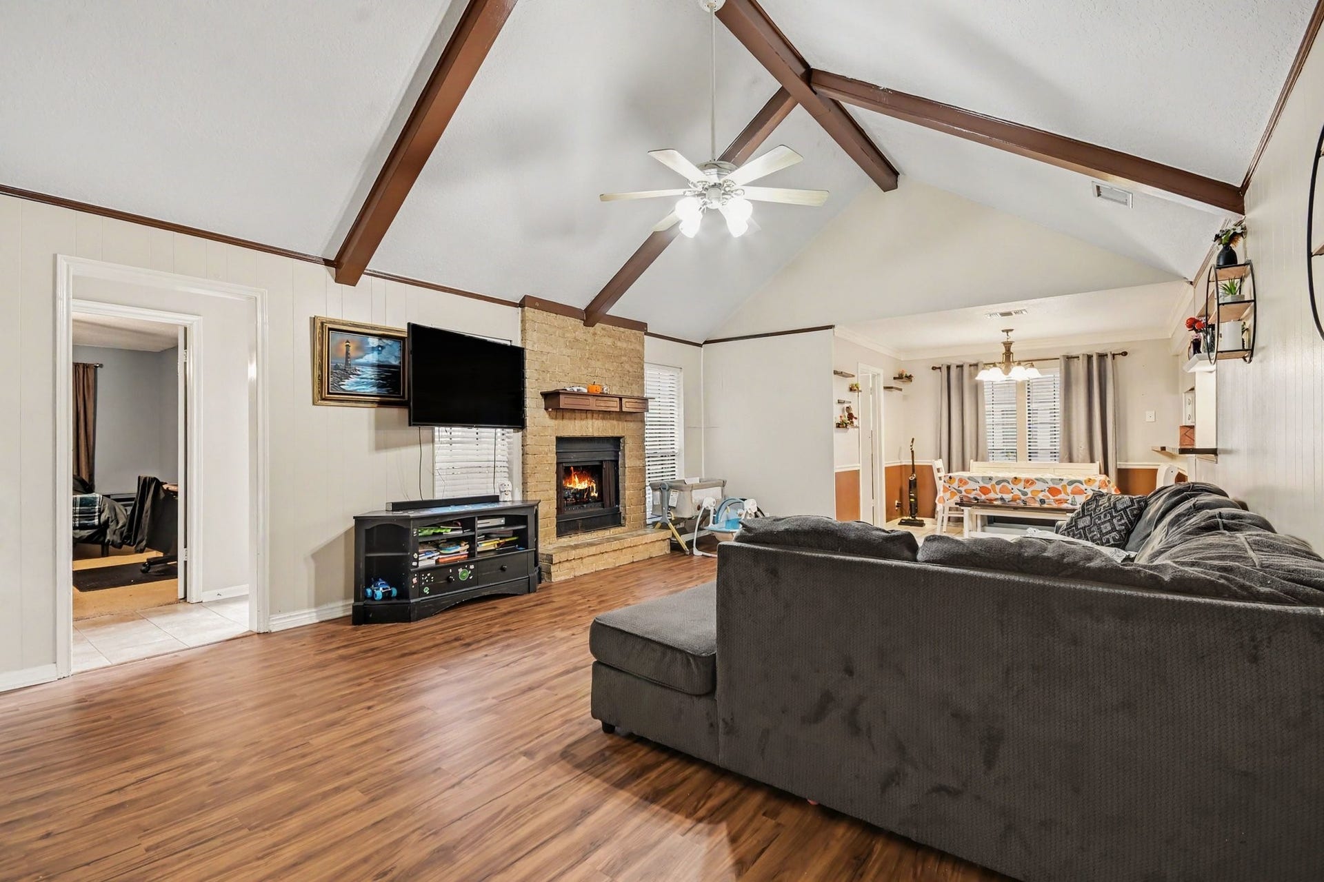 112 Raintree Lane, Lake Jackson, TX 77566