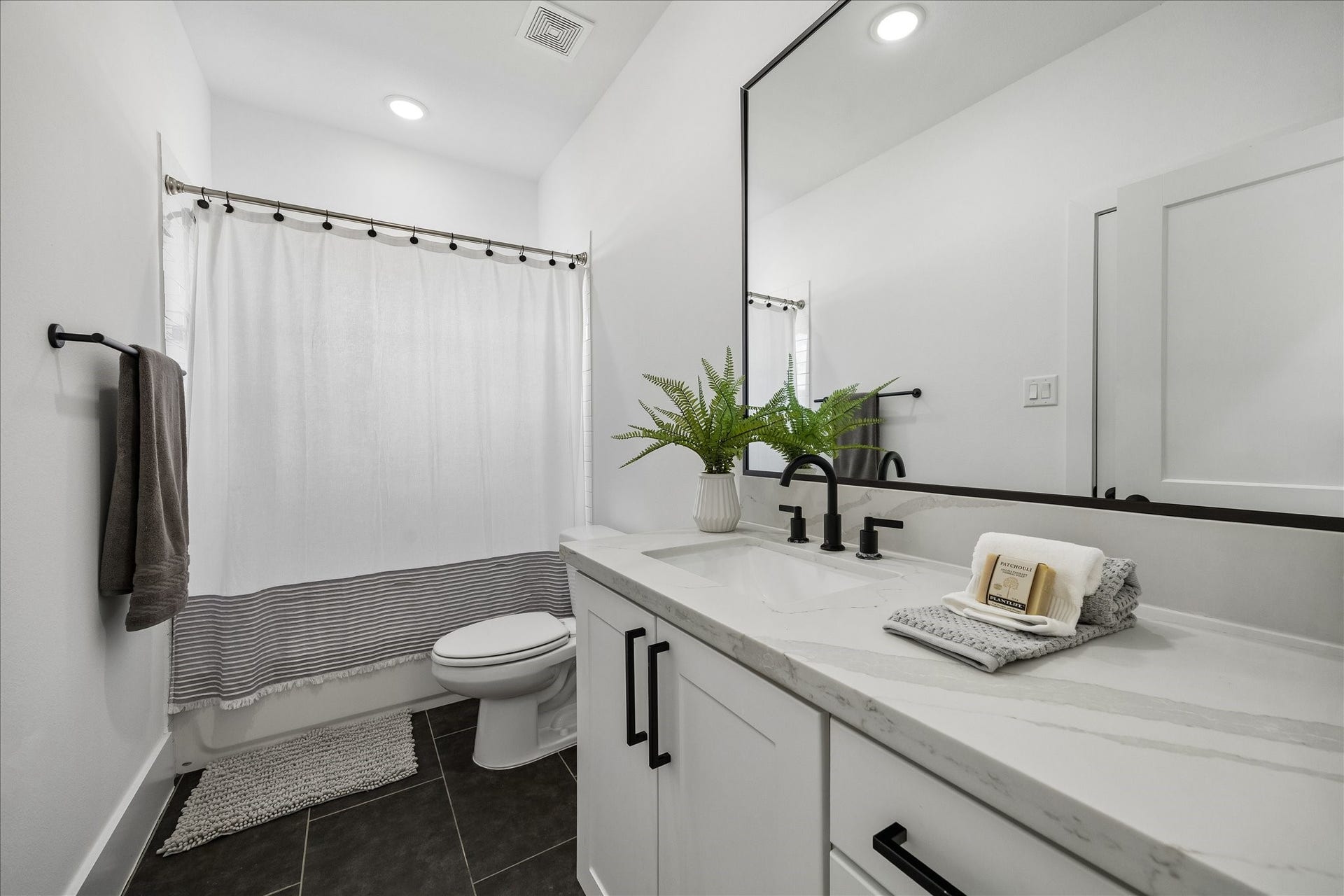 9010 Wellspring Drive, Houston, TX 77080 9010 Wellspring Drive, Houston, TX 77080