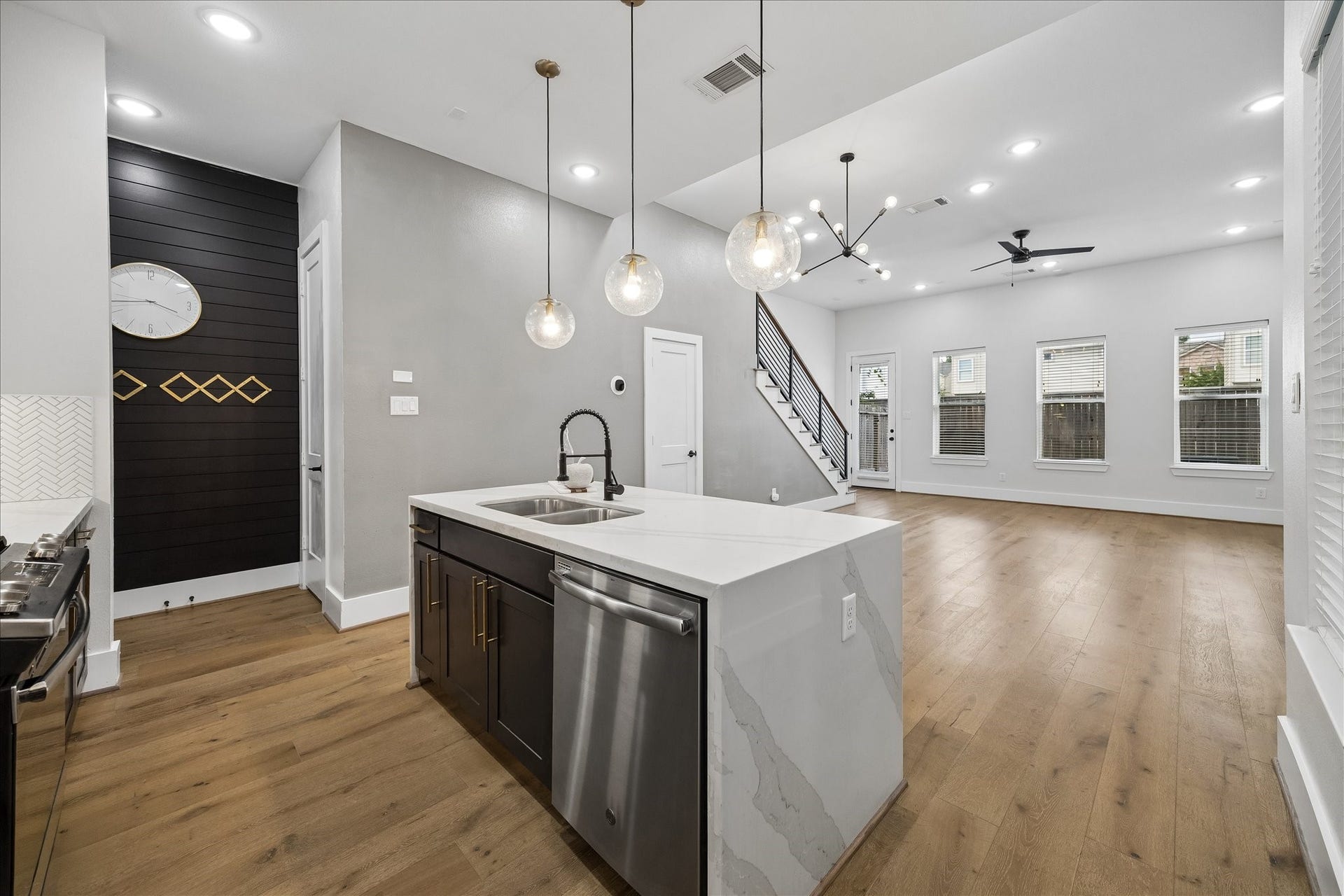 9010 Wellspring Drive, Houston, TX 77080 9010 Wellspring Drive, Houston, TX 77080