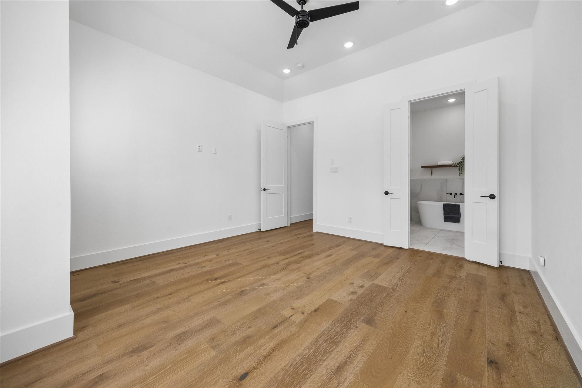 9010 Wellspring Drive, Houston, TX 77080 9010 Wellspring Drive, Houston, TX 77080
