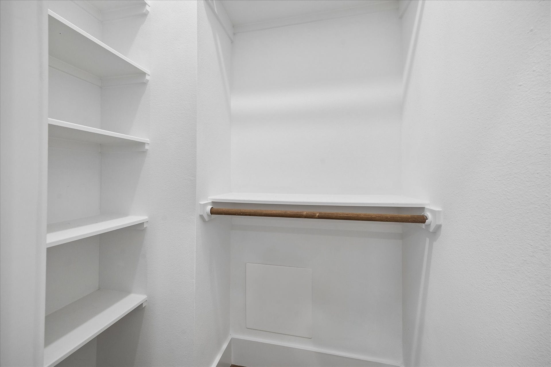 9010 Wellspring Drive, Houston, TX 77080 9010 Wellspring Drive, Houston, TX 77080