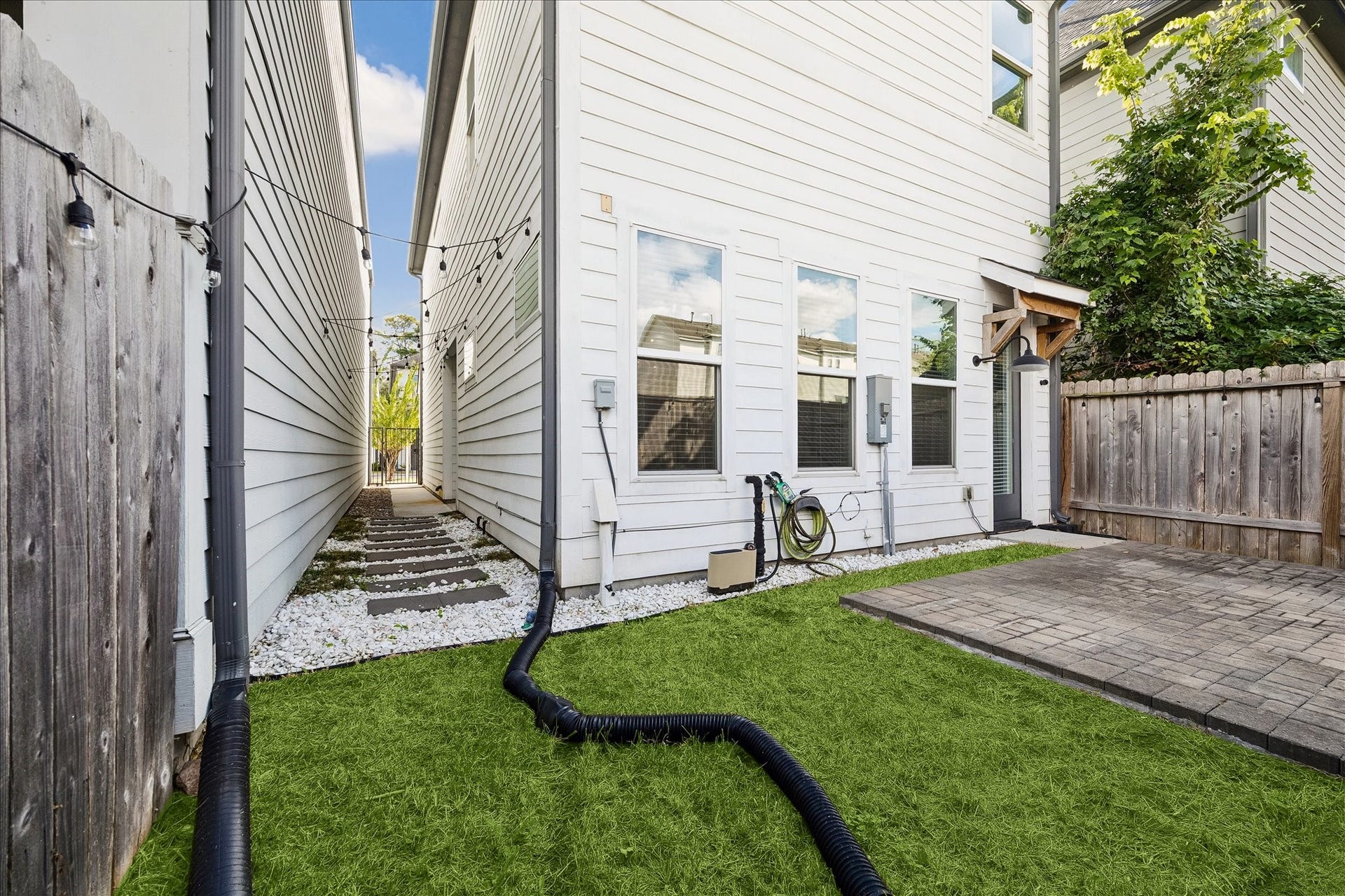 9010 Wellspring Drive, Houston, TX 77080 9010 Wellspring Drive, Houston, TX 77080