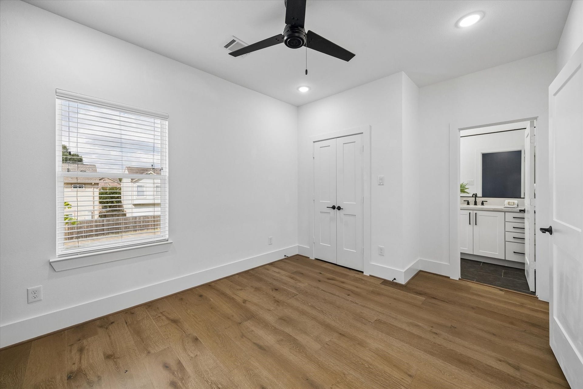 9010 Wellspring Drive, Houston, TX 77080 9010 Wellspring Drive, Houston, TX 77080