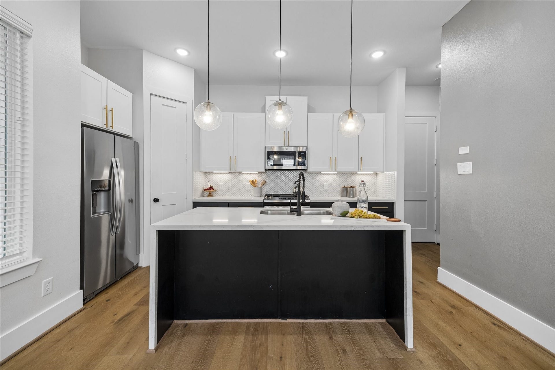 9010 Wellspring Drive, Houston, TX 77080 9010 Wellspring Drive, Houston, TX 77080