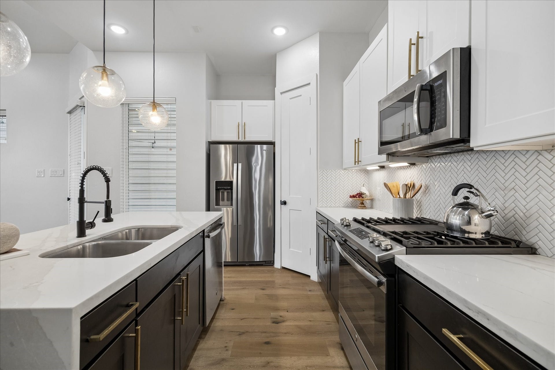 9010 Wellspring Drive, Houston, TX 77080 9010 Wellspring Drive, Houston, TX 77080
