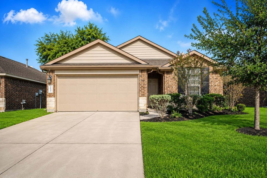 Property photo for 4027 Spurwing Lane, Baytown, TX