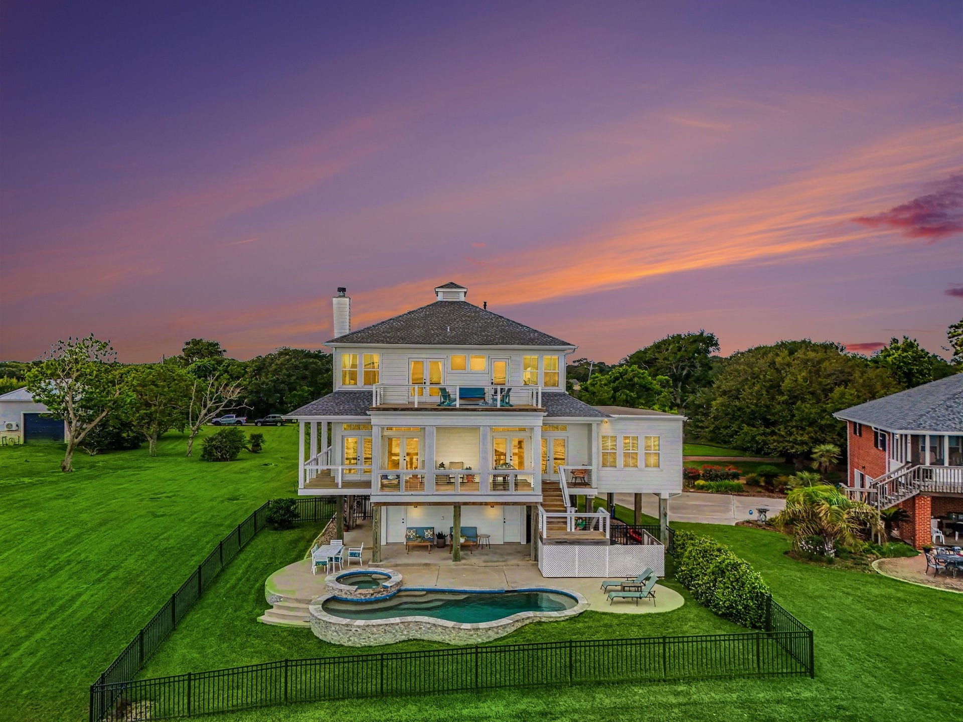 4522 Tharp Drive, Seabrook, TX 77586 4522 Tharp Drive, Seabrook, TX 77586