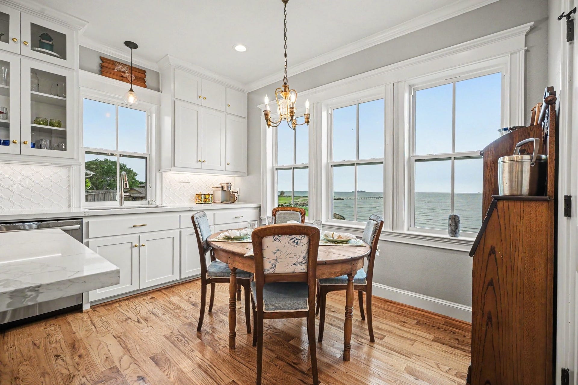 4522 Tharp Drive, Seabrook, TX 77586 4522 Tharp Drive, Seabrook, TX 77586