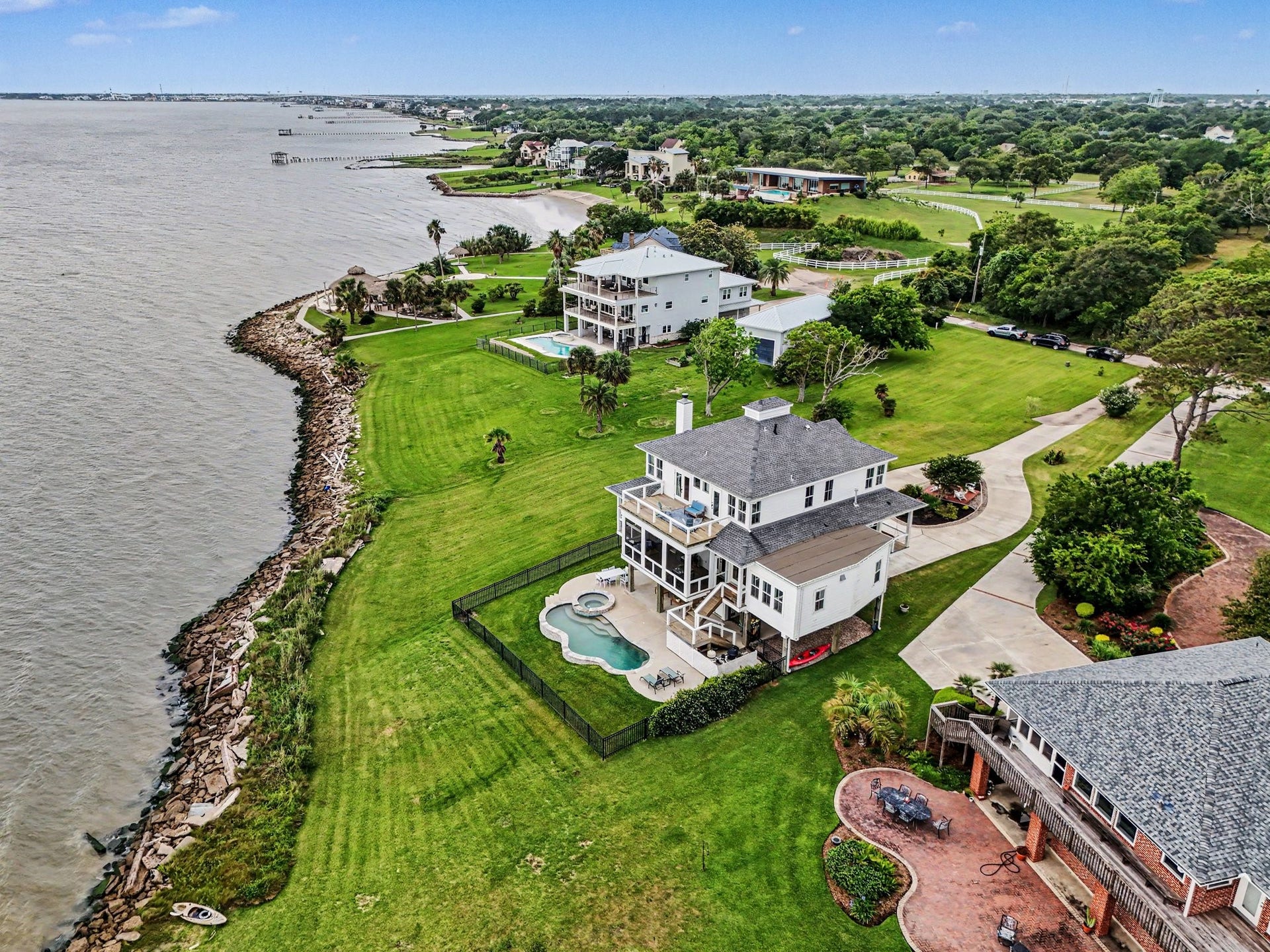 4522 Tharp Drive, Seabrook, TX 77586 4522 Tharp Drive, Seabrook, TX 77586