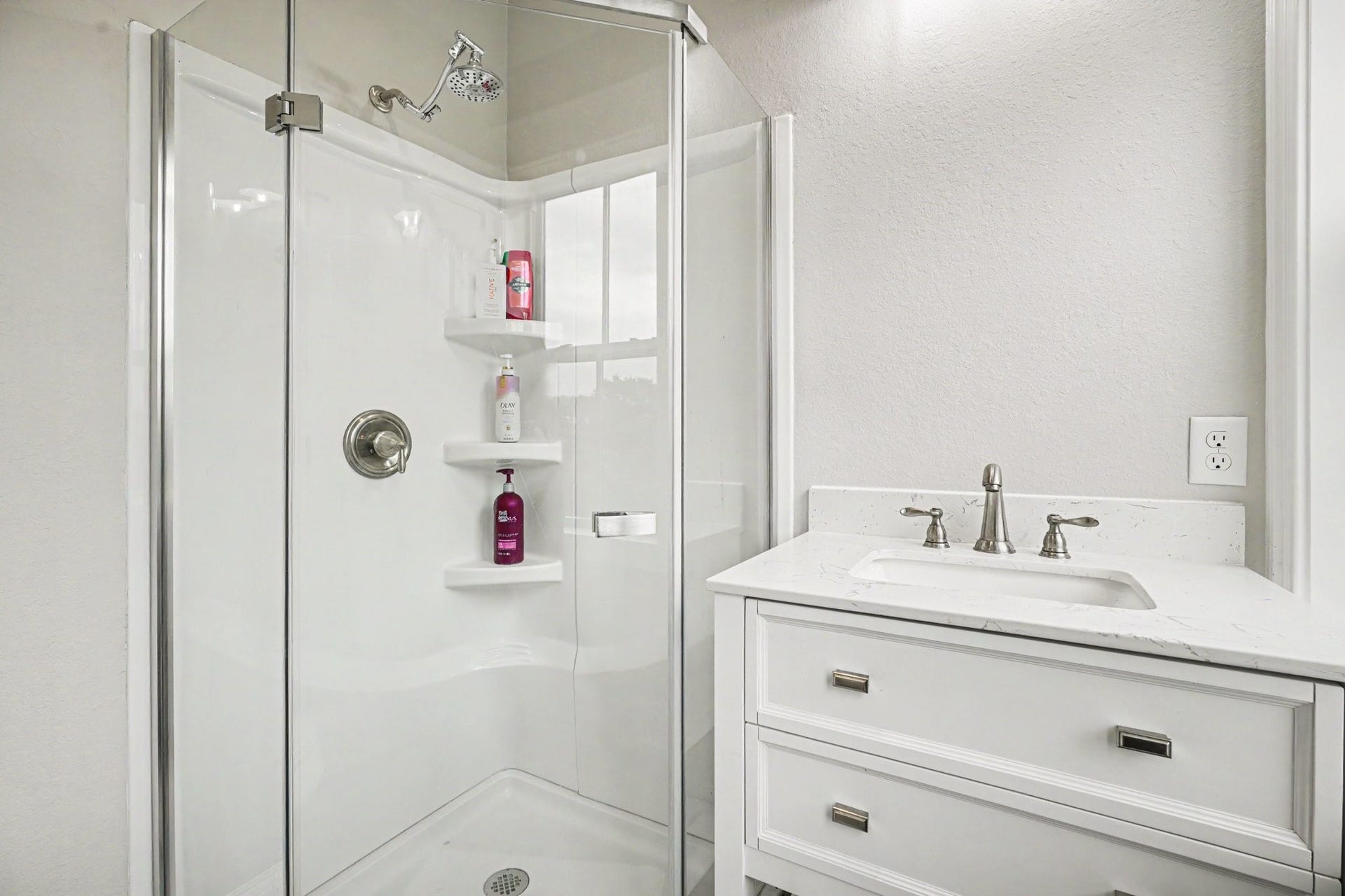 4522 Tharp Drive, Seabrook, TX 77586 4522 Tharp Drive, Seabrook, TX 77586
