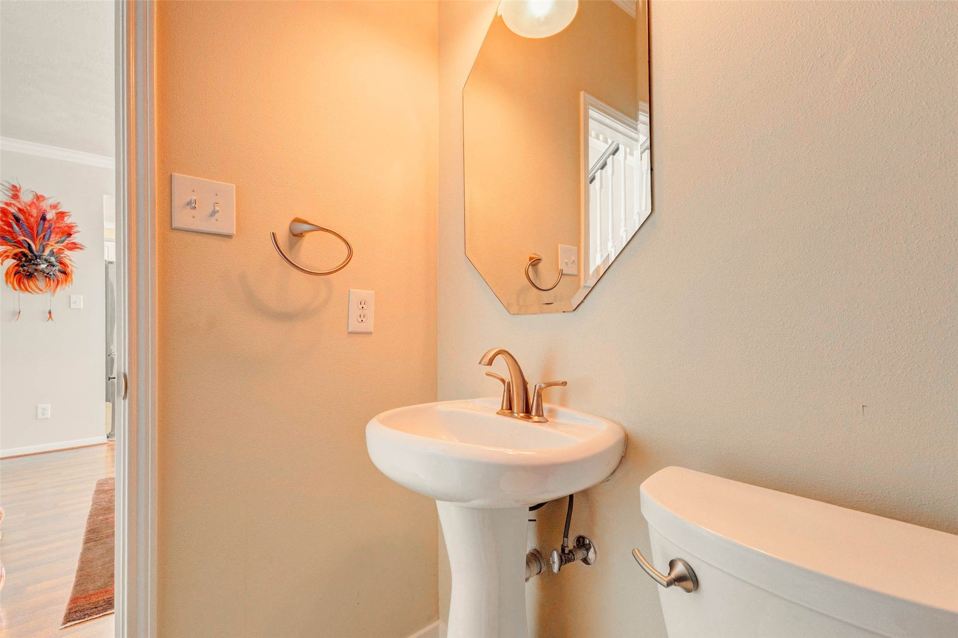 17311 Pikes Peek Court, Tomball, TX 77377 Half bathroom