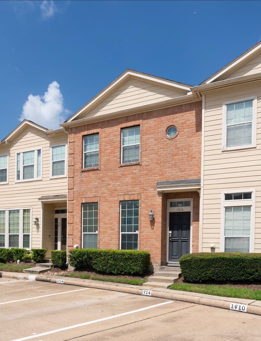 Property photo for 1914 Gentryside Drive, Houston, TX