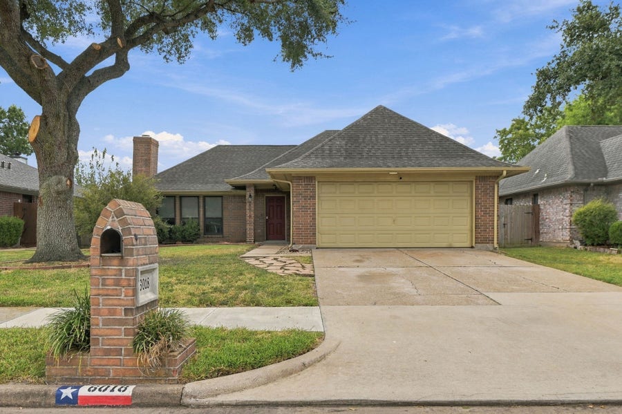 Property photo for 6018 Dee Drive, Pasadena, TX