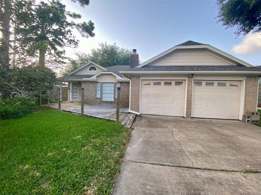 Property photo for 3003 Briar Drive, Pasadena, TX