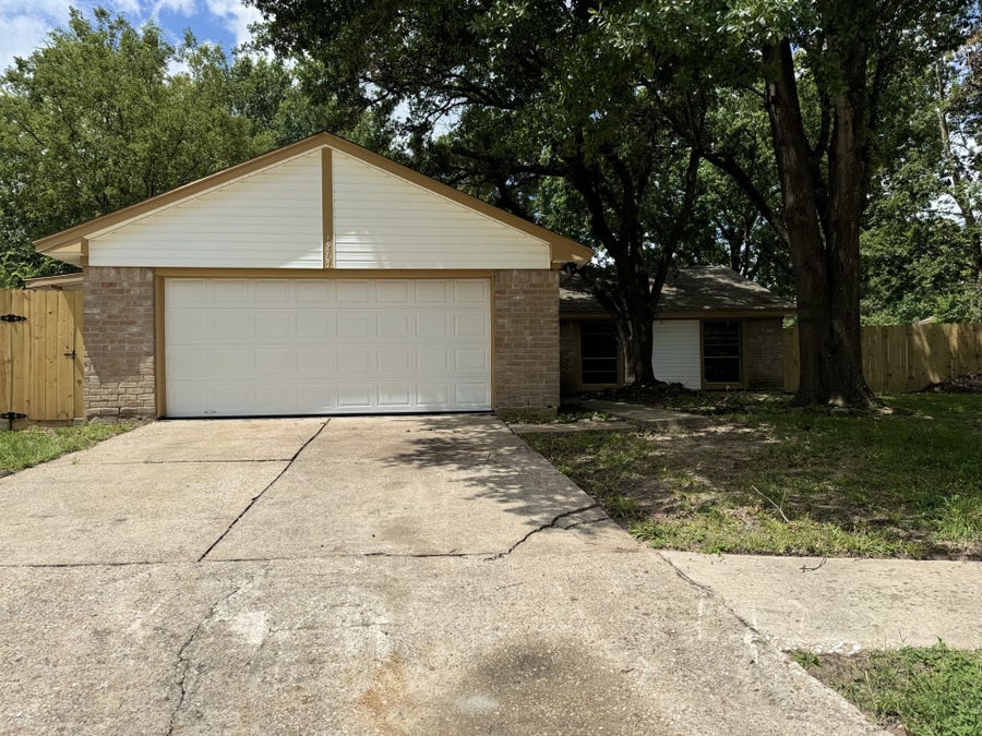 Property photo for 19707 Misty Pines Court, Humble, TX