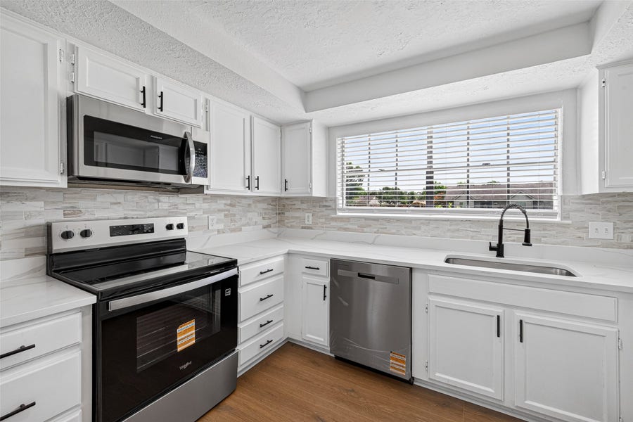 Property photo for 10102 Old Towne Lane, Sugar Land, TX