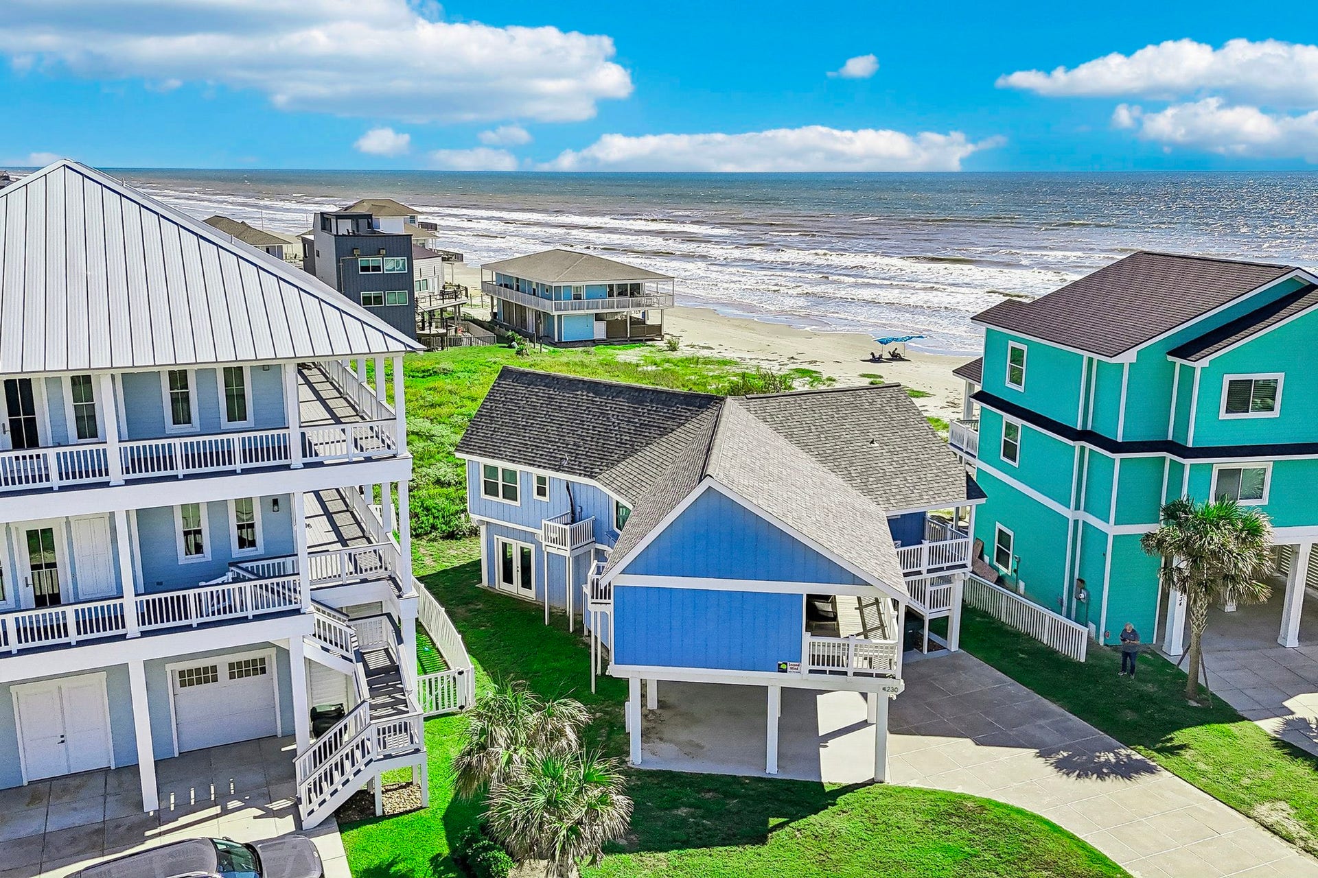 4230 Pirates Drive, Galveston, TX 77554 4230 Pirates Drive, Galveston, TX 77554