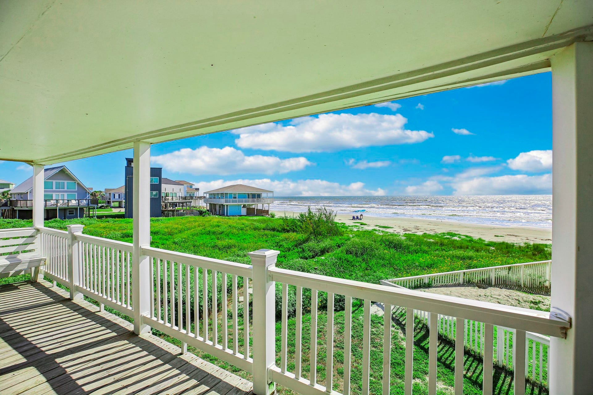 4230 Pirates Drive, Galveston, TX 77554 4230 Pirates Drive, Galveston, TX 77554