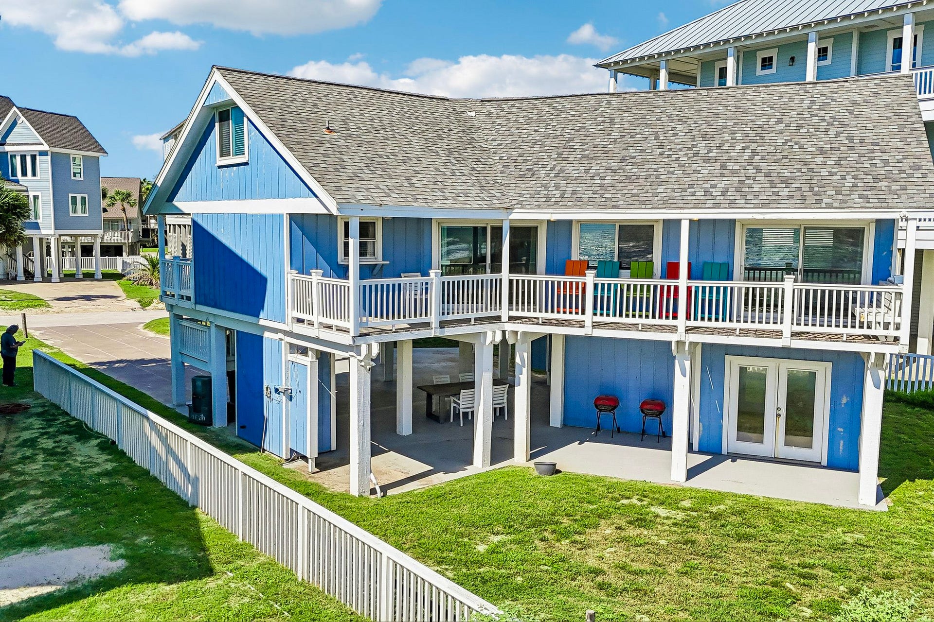4230 Pirates Drive, Galveston, TX 77554 4230 Pirates Drive, Galveston, TX 77554