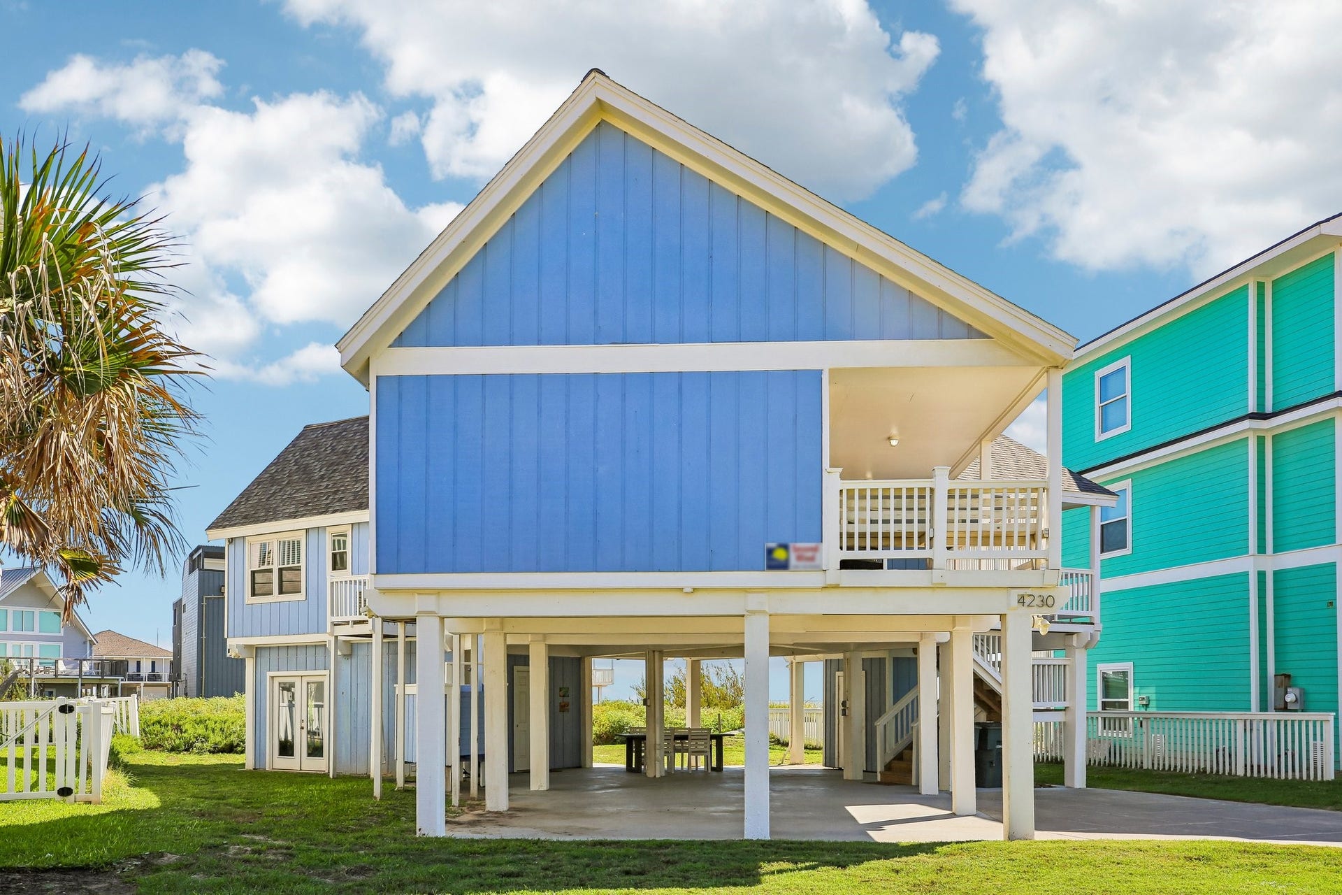 4230 Pirates Drive, Galveston, TX 77554 4230 Pirates Drive, Galveston, TX 77554