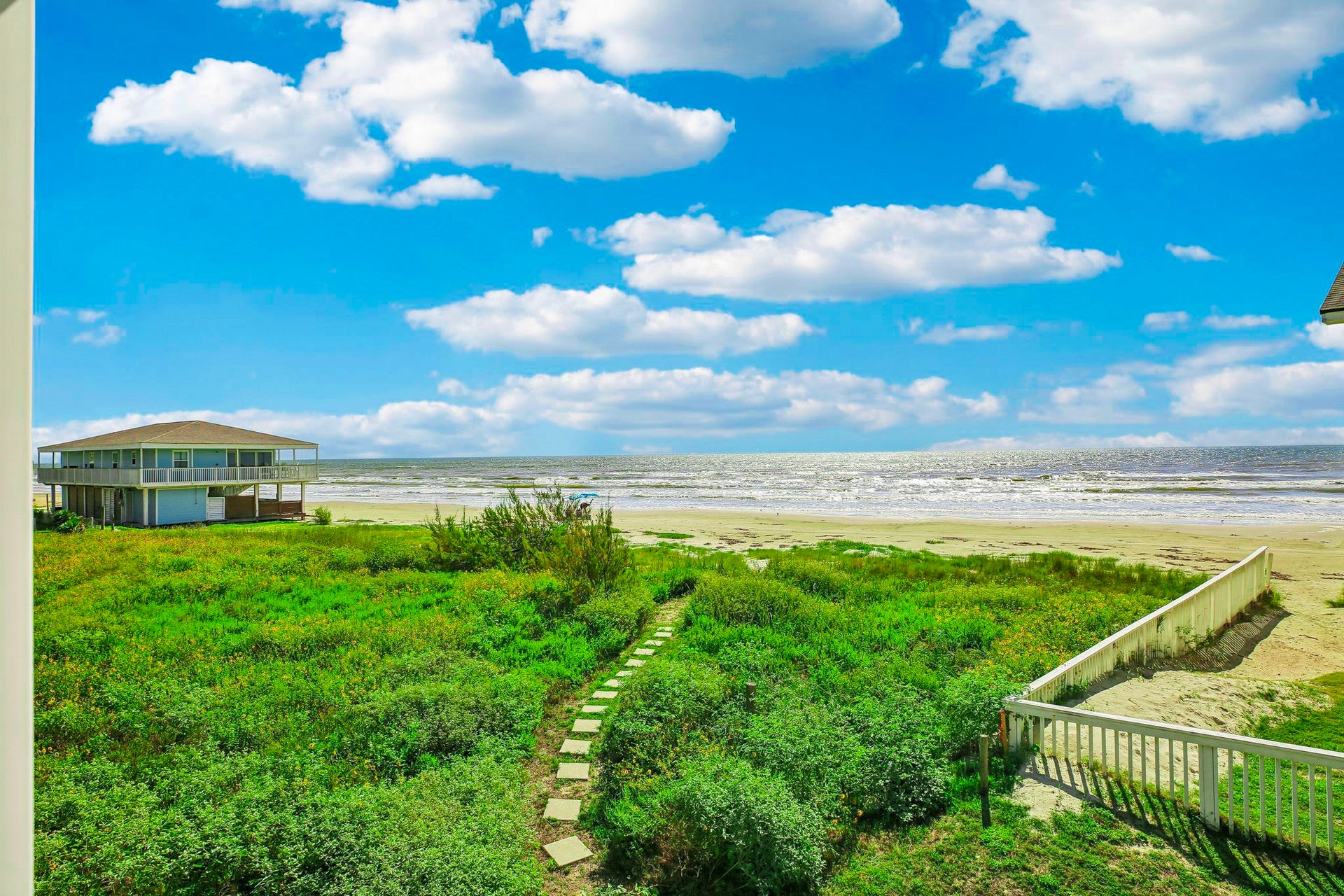 4230 Pirates Drive, Galveston, TX 77554 4230 Pirates Drive, Galveston, TX 77554
