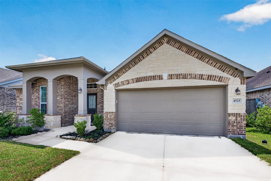 Property photo for 4521 Orono Summit Trail, Rosharon, TX
