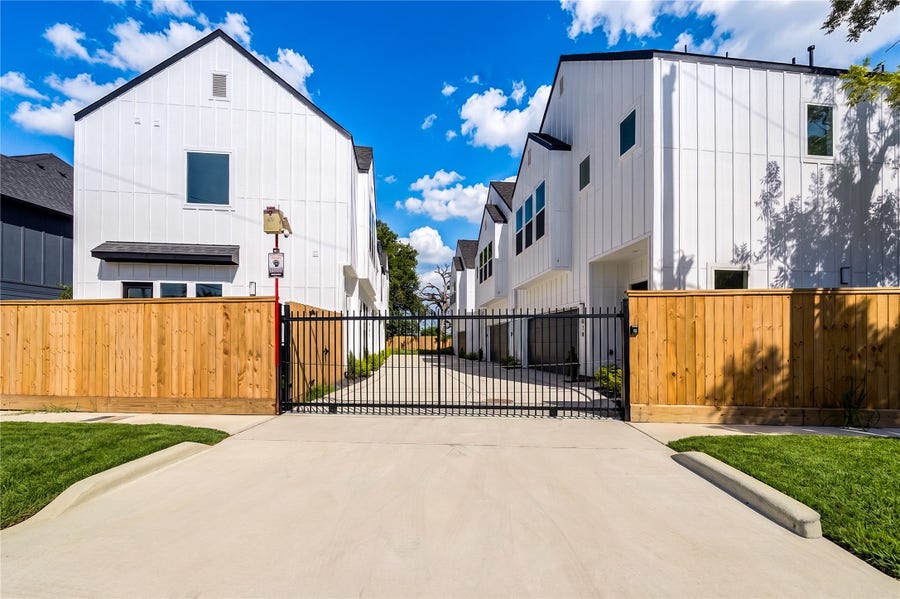 Property photo for 511 ALTIC ST, Houston, TX