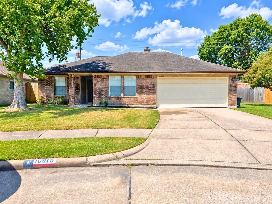 Property photo for 10915 Linwood Court, La Porte, TX