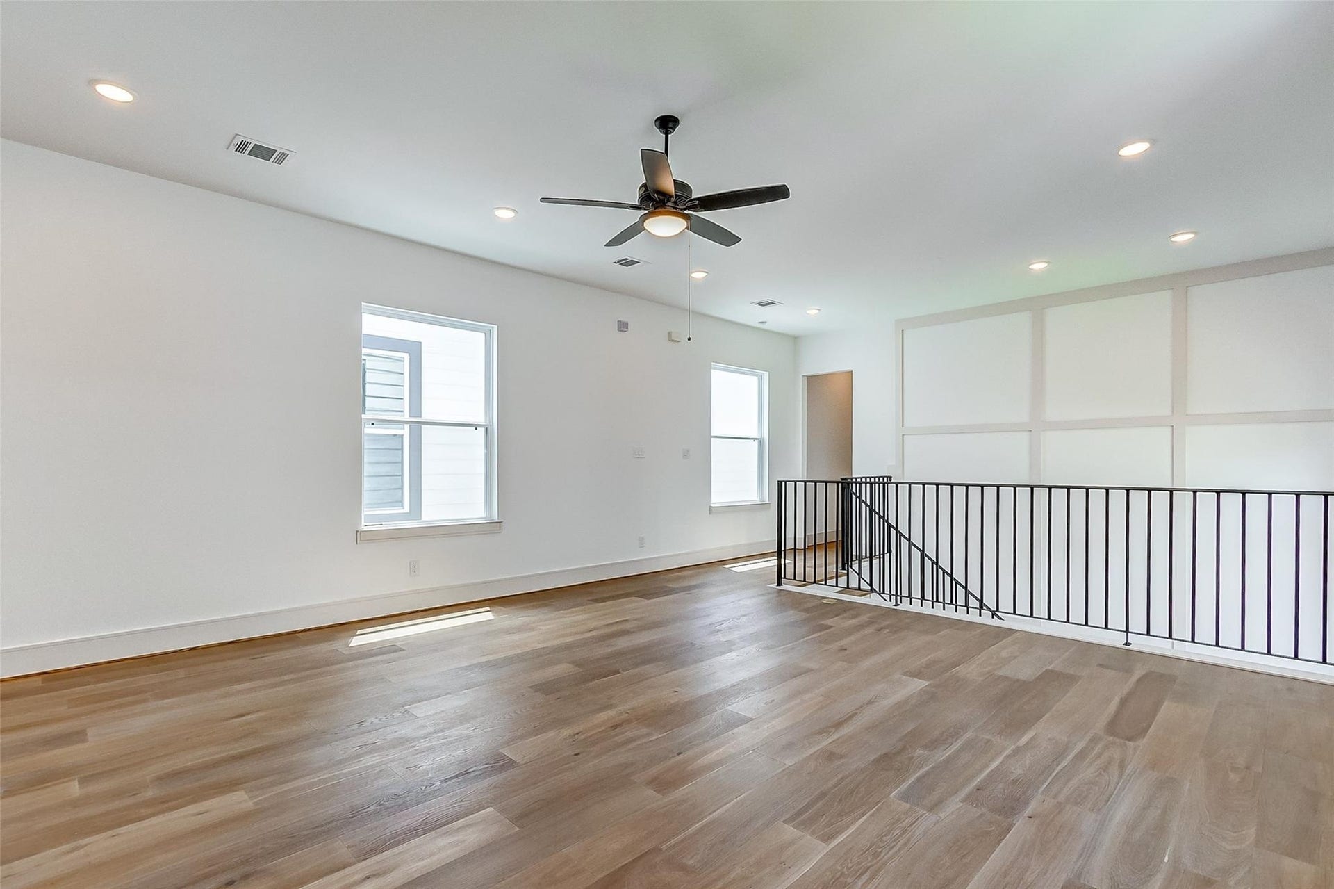 605 E 26th A Street, Houston, TX 77008 Another view of the game room, play room, study, gym, or whatever you desire.