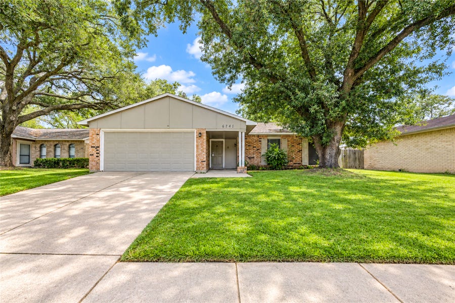 Property photo for 6741 Tara Drive, Richmond, TX