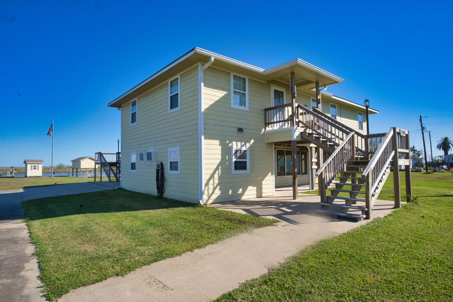 Property photo for 1709 County Road 441d, Brazoria, TX