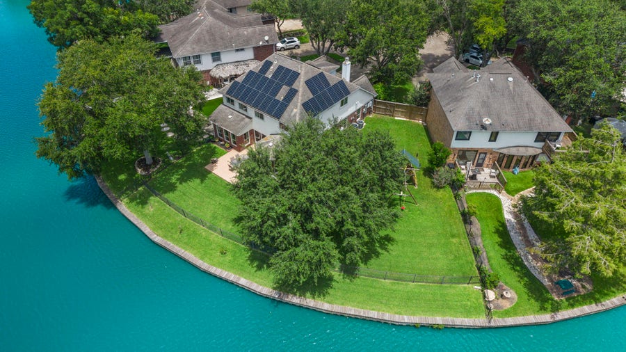 Property photo for 6838 Portuguese Bend Drive, Missouri City, TX