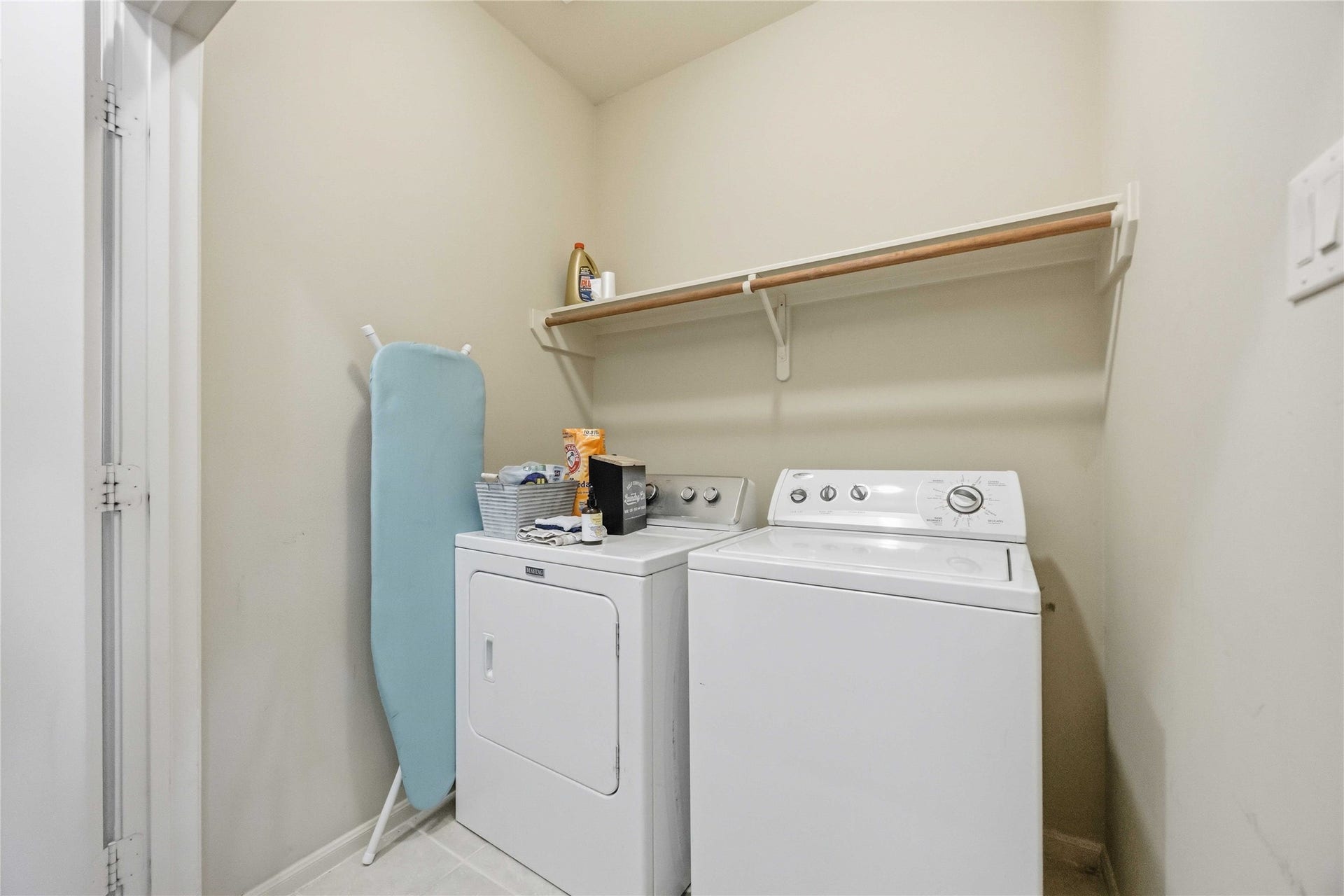 5524 Petty Street, Houston, TX 77007 Washer and dryer included