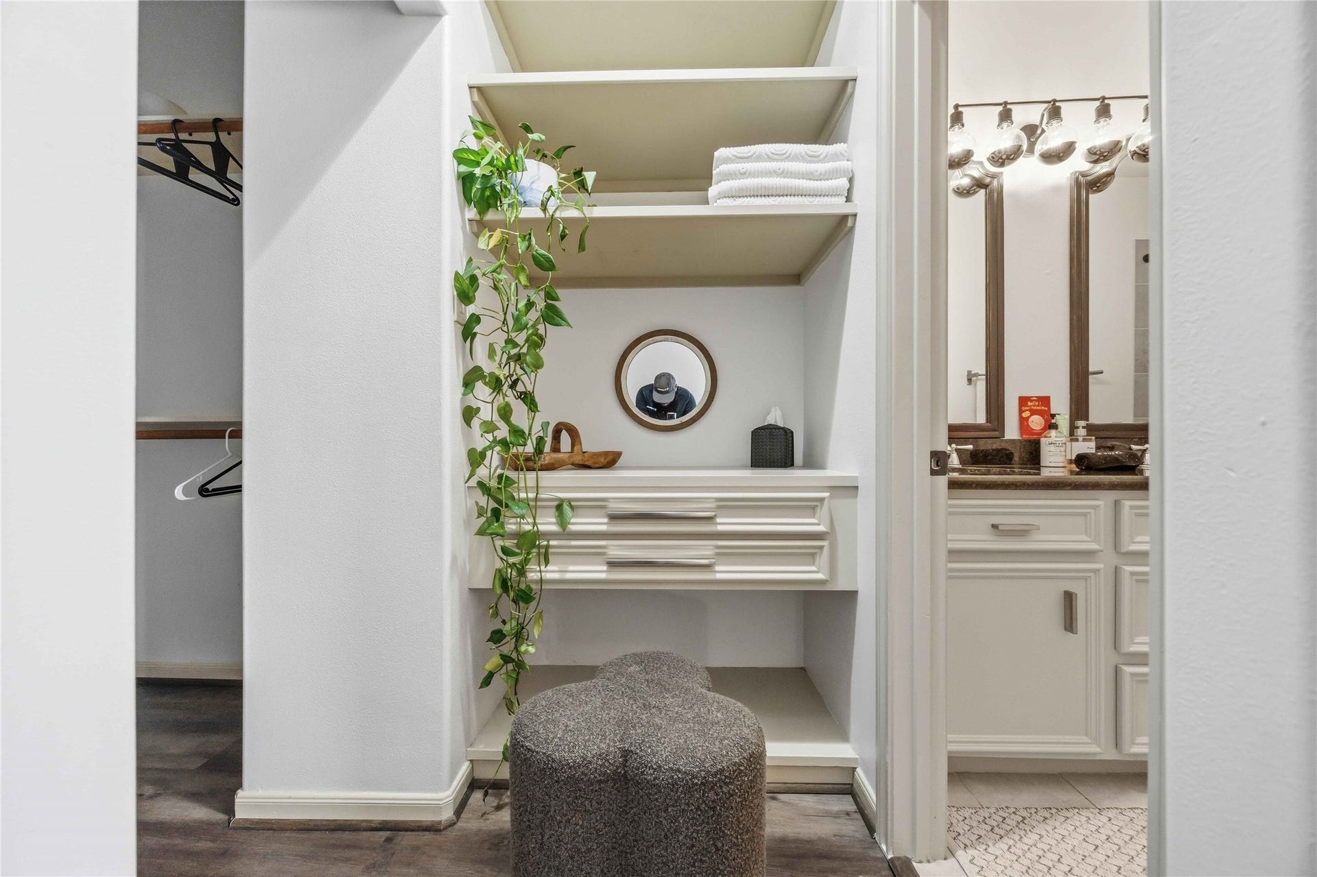 5524 Petty Street, Houston, TX 77007 Lovely walk in closet with additional storage space